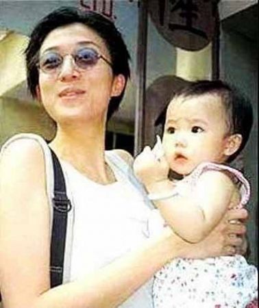 曝李天一生父另有其人陈坤神秘干儿子 娱圈巨星私生子事件大起底