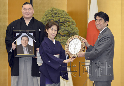 横纲白鹏图片大全 Uc今日头条新闻网