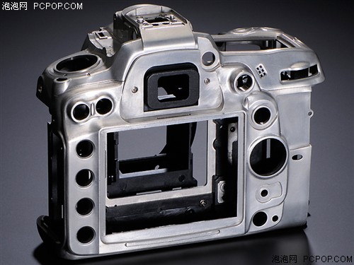 尼康(Nikon) D7000套机(18-105mm VR) (D7000系列 3款产品)