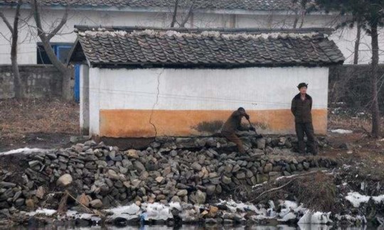 网友冒死偷拍朝鲜农村的房子 让人目瞪口呆(组