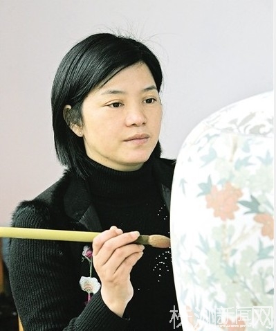 黄小玲建议:将醴陵釉下五彩瓷打造成全国重点