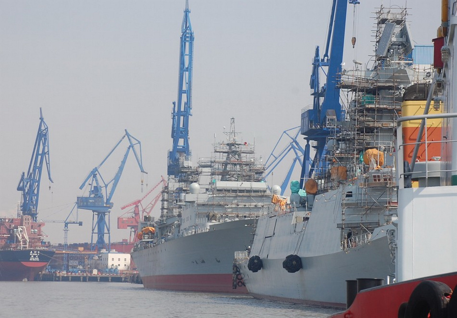 数量惊人 中国某船厂同时停靠3艘056轻型护卫舰