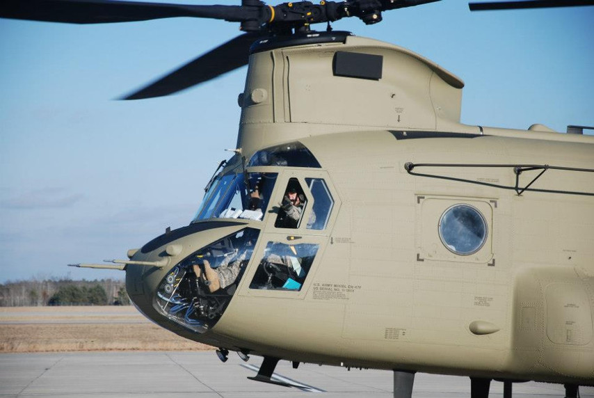 第211航空团第2通用支援航空营接收了最新ch-47f支努干重型运输直升机
