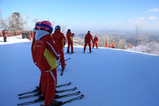 【组图】"备受推崇的10个著名雪场"--万达长白山国际度假区滑雪场荣誉