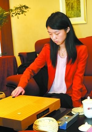 美女棋手黑嘉嘉潜力大; 在本月15日开战的全国女子围棋团体赛将被赋予