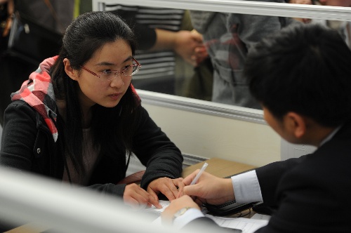 (社会)(3)南京举办迎三八 促就业女性专场招聘