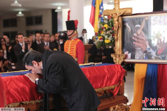 马杜罗呼吁立即召集总统选举 后查韦斯时代开启