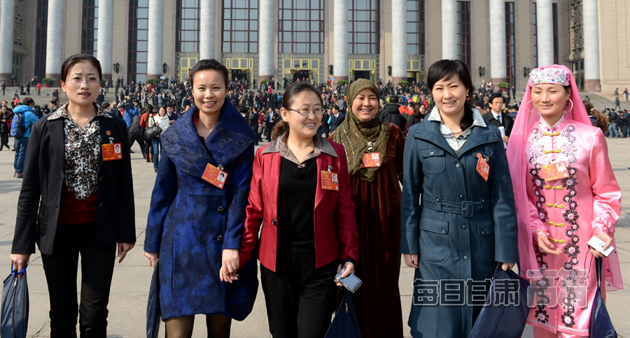 高清组图:出席十二届全国人大一次会议的甘肃女代表风采