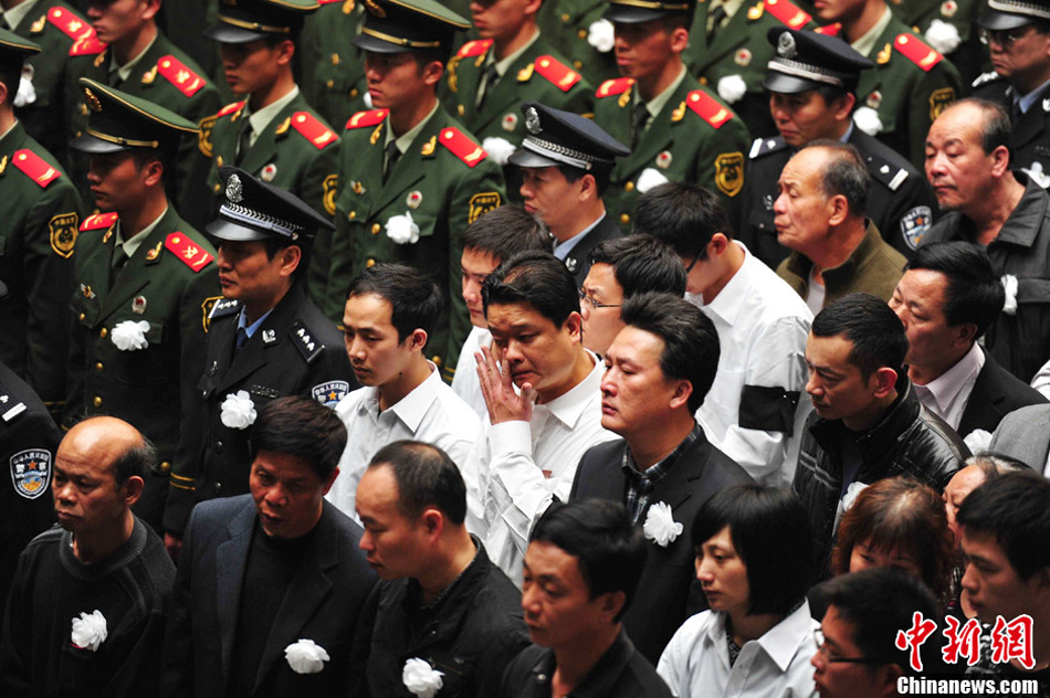 救人牺牲武警郑益龙追悼会举行(高清组图)