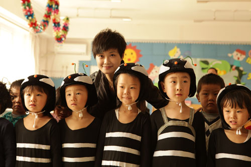 中国红基会玉米爱心基金探访资助儿童