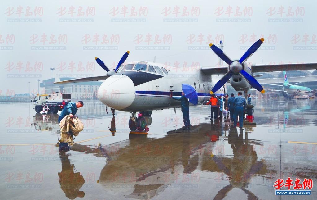 人工增雨飞机"运七"准备就绪,等待起飞(图由市人影办提供)