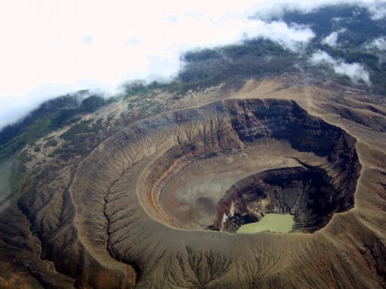 全球11大最震撼天坑:达瓦札火山口号称地狱之