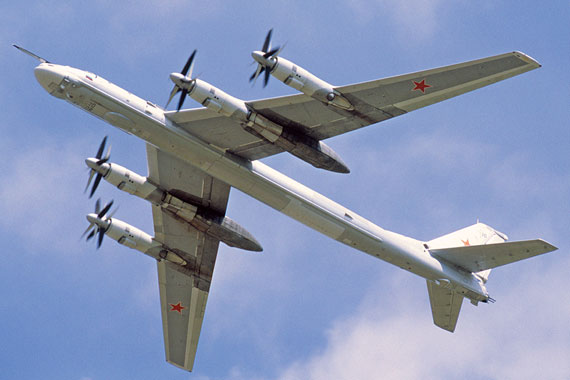 俄罗斯军机绕日本上空飞行 自卫队战机紧急升空-搜狐军事频道
