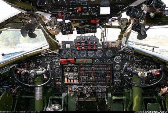 俄军战机座舱内部照片(组图)