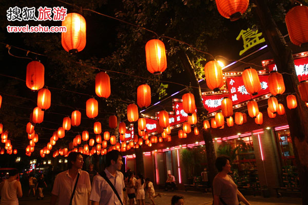 北京旅游必去的美食街:簋街
