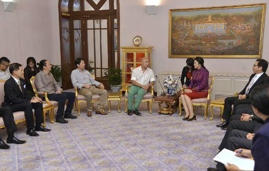 泰国总理英拉亲切接见徐铮