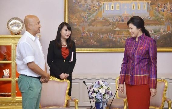 泰国总理英拉亲切接见徐铮