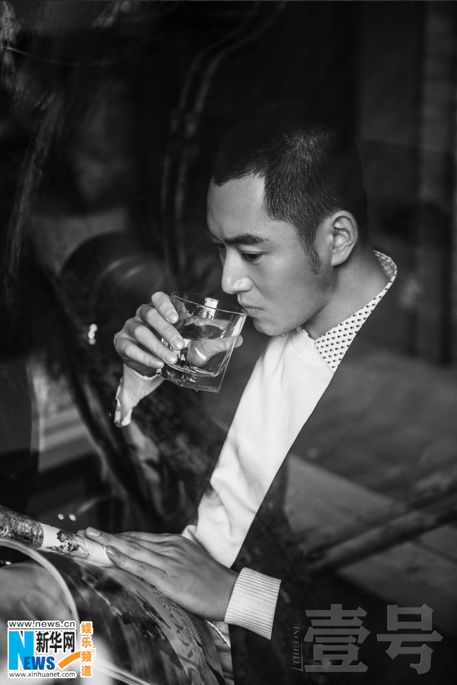李东学春日写真曝光 多种风格秀型男范儿(多图)