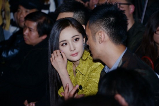 《微时代之恋》在沪举行开机发布会,杨幂带着她钦点的男主角余文乐