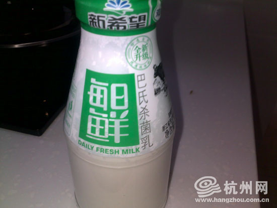 巴氏杀菌乳当天出现酸臭 这还是我信任的新希