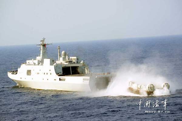 “海上野马”驰骋风浪。