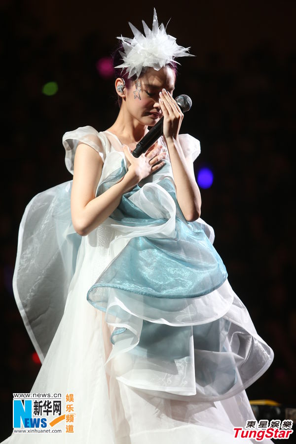 杨丞琳演唱会圆满庆功 神隐多年杨妈妈终露真面