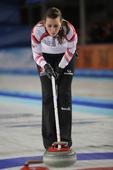 图文：2013女子冰壶世锦赛 为队友设坐标