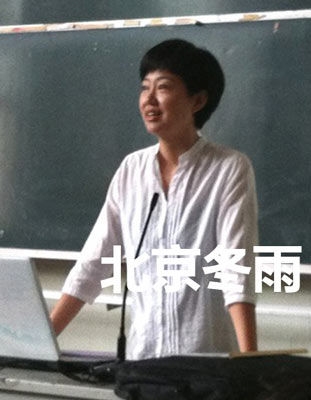 曝央视主持人高博结婚照 妻子攻读博士学位(图)