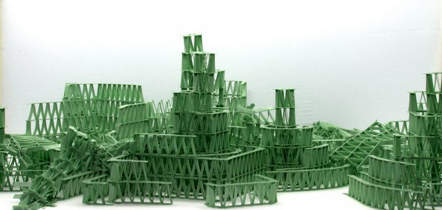法国男子用4千片口香糖建成2米高建筑(图)