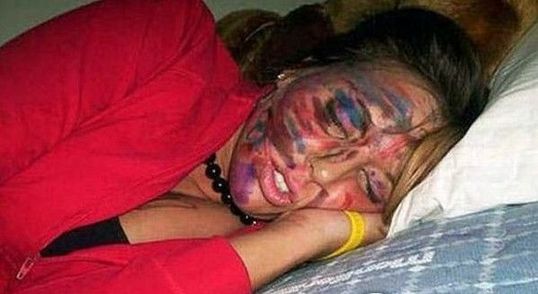 实拍吓傻男生的女生醉酒百态组图