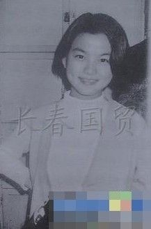 李湘儿童时期旧照
