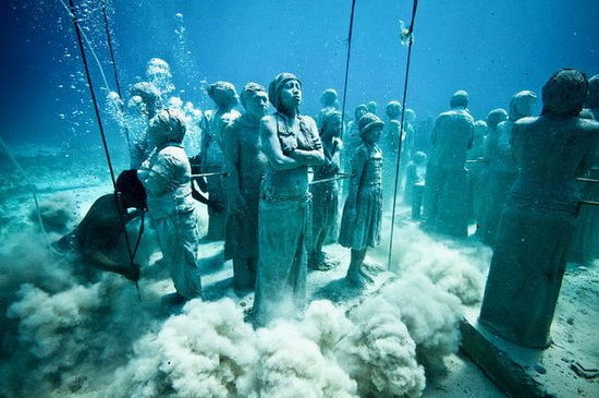 潜入墨西哥坎昆海底赏雕塑(图)