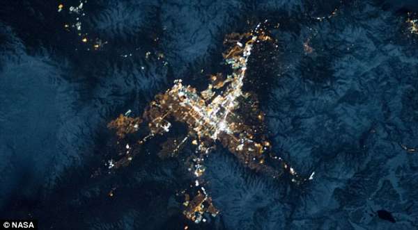 NASA太空拍震撼城市鸟瞰图:伦敦像蜘蛛网(组