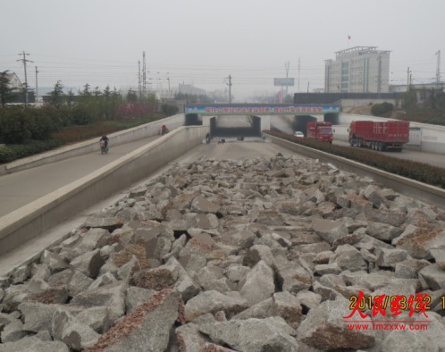 漯阜铁路(燕山路)立交桥工程 未完工就成豆腐