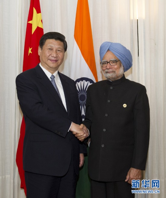 3月27日，国家主席习近平在南非德班会见印度总理辛格。新华社记者 黄敬文 摄