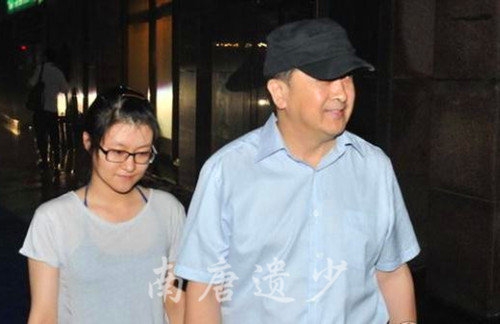 黄宏和段小洁的女儿豆豆已经是20岁的大姑娘了,去年以优异的成绩考进