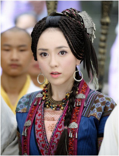 青年演员吕佳容在剧中扮演了一位颇具喜感的花痴.
