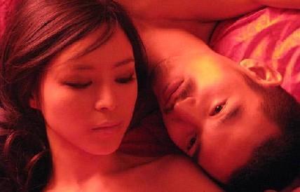 女星脱衣为票房牺牲 明星大银幕激情戏尺度惊人(组图)