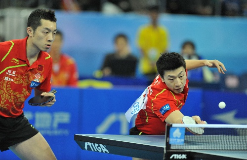 图文:乒乓球世界杯男团夺冠 男双组合出战