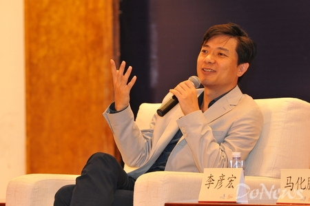 在李彦宏眼中,移动互联网对百度以及整个业内公司产生的既是