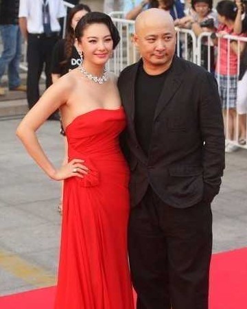 郑爽与张恒的民间借贷纠纷案再度开庭费曼受伤