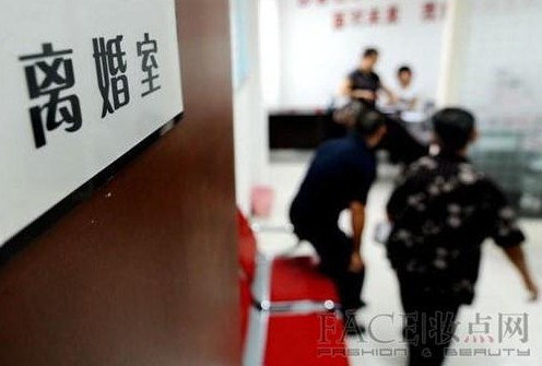 房市冲击婚姻观 天津半夜排队离婚为卖房避税
