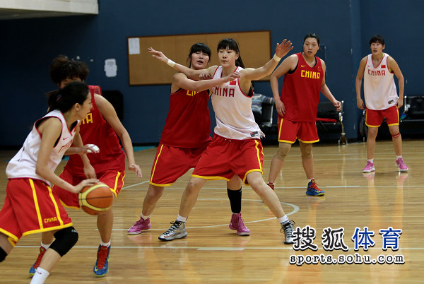 篮球 女子篮球 中国女篮|女篮世锦赛 女篮动态32/36 赵爽突破 2013年