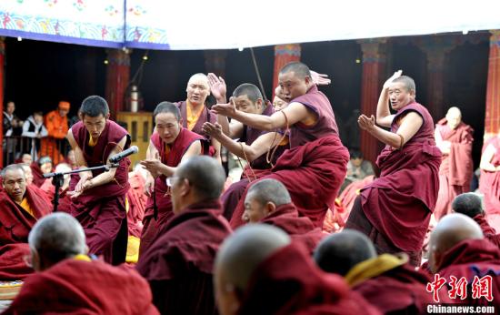 西藏8位高僧晋升为“格西拉让巴”