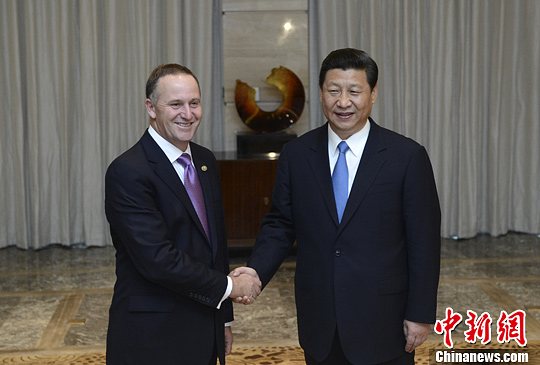 4月7日，中国国家主席习近平在海南博鳌会见新西兰总理约翰・基。中新社发 廖攀 摄