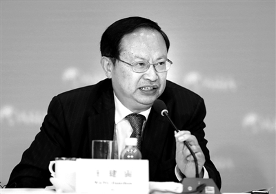 中移动原董事长王建宙昨日在博鳌论坛上发言。图/IC