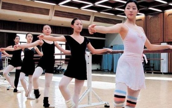 中韩高中女生对比【生物】(1)_社万象_光明网高中科学家组图图片