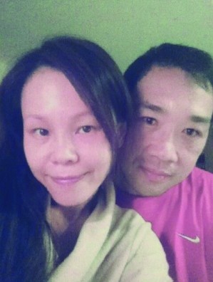 日前是彭佳慧与老公结婚七周年纪念日，她在微博上贴出跟丈夫的素颜亲密照