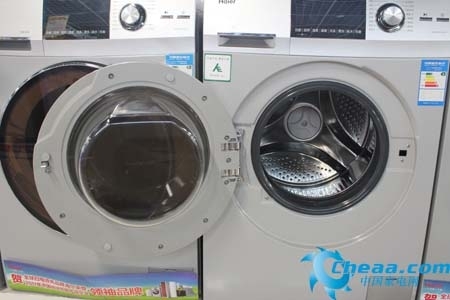 海尔XQG80-B1226 S滚筒洗衣机舱门