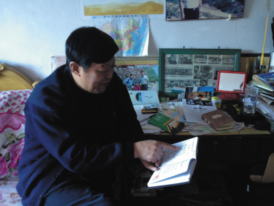 王安平是一位地地道道的旅顺人,他是散文学会,辽宁省作家协会